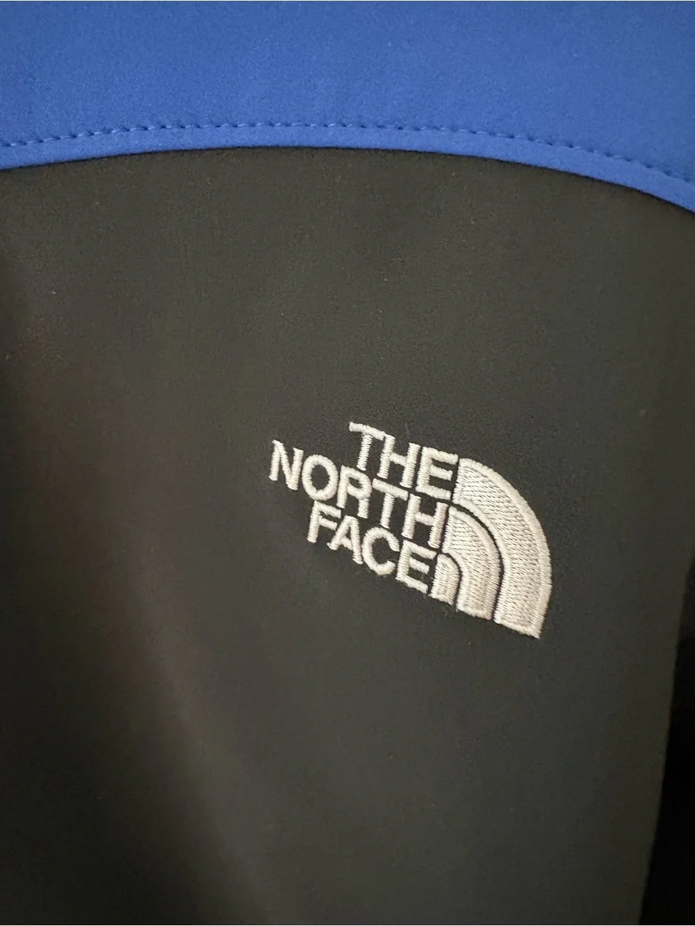 The North Face  Apex Bionic Softshell Jacket. Size Large.